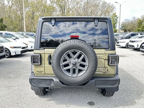 Used 2025 Jeep Wrangler Sport S image 5