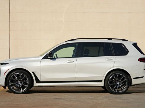 Used 2023 BMW X7 M60i w/ Climate Comfort Package AWD/4WD image 9