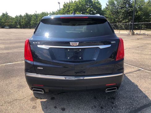 Used 2017 Cadillac XT5 Luxury w/ Driver Awareness Package AWD/4WD image 4