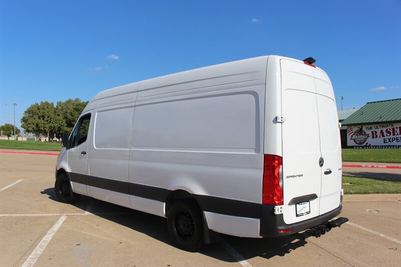 Used 2025 Mercedes-Benz Sprinter 2500 image 2