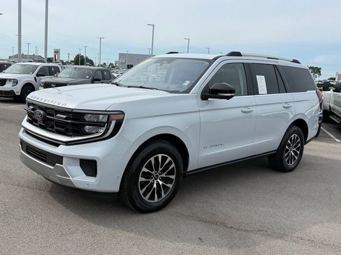 Used 2025 Ford Expedition Platinum AWD/4WD image 42