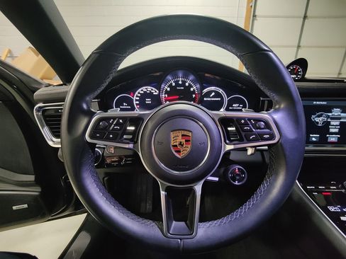 Used 2018 Porsche Panamera 4S image 34
