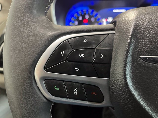 Used 2024 Chrysler Pacifica Touring-L FWD image 20