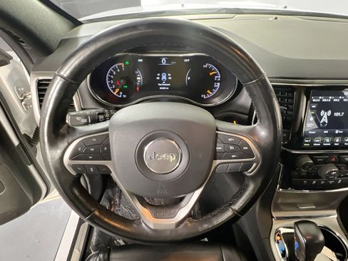 Used 2022 Jeep Grand Cherokee Limited w/ Trailer Tow Group IV image 11