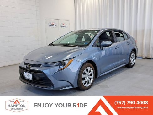 Used 2023 Toyota Corolla LE image 1