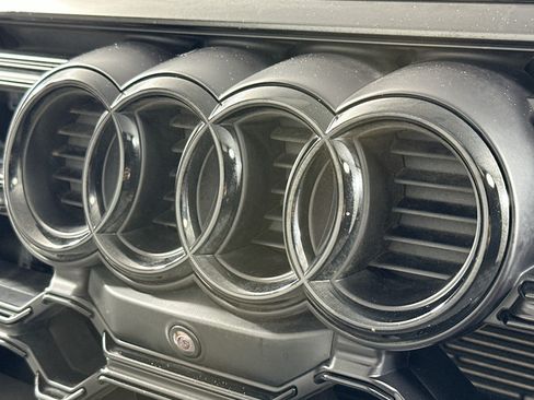 Used 2024 Audi Q5 e Premium Plus w/ Premium Plus Package AWD/4WD image 15