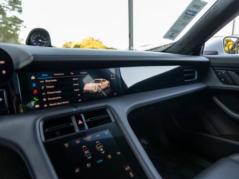 Certified 2024 Porsche Taycan GTS image 36