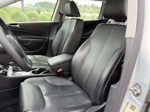Used 2009 Volkswagen Passat Komfort FWD image 19