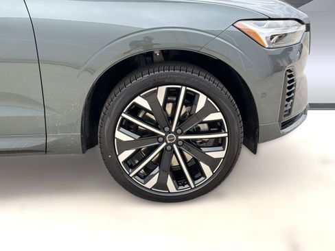 New 2026 Volvo XC60 T8 Ultra w/ Climate Package AWD/4WD image 12