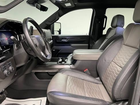 Used 2024 Chevrolet Silverado 2500 ZR2 w/ Technology Package image 21