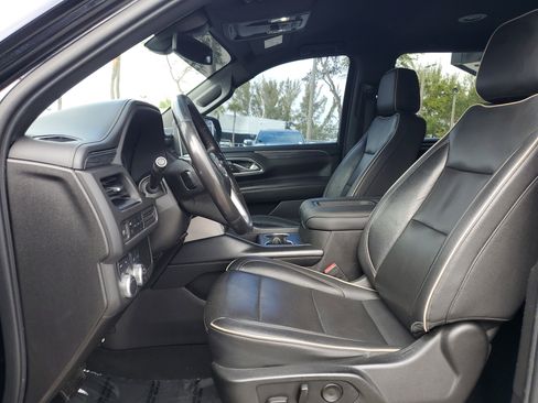 Used 2021 GMC Yukon XL SLT image 9