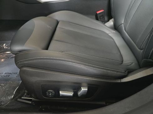 Used 2023 BMW 330i Sedan w/ Convenience Package image 28