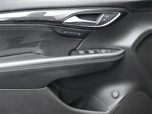 Used 2021 Buick Envision Essence w/ Technology Package I image 13