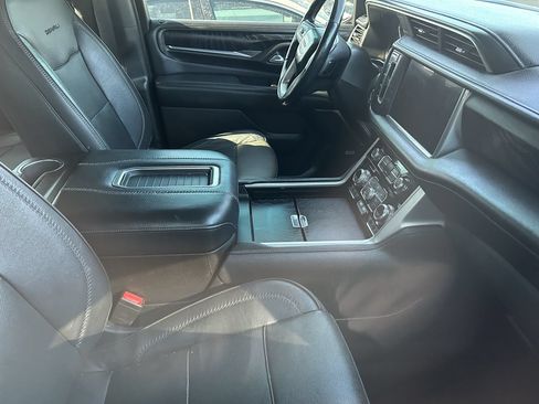 Used 2021 GMC Yukon Denali w/ Denali Ultimate Package AWD/4WD image 8