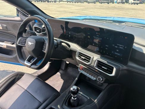 Used 2025 Ford Mustang GT Premium RWD image 29