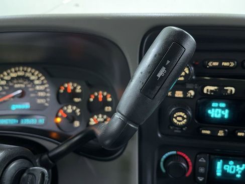 Used 2004 GMC Sierra 2500 SLT w/ Skid Plate Package image 24