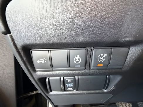 Used 2023 Nissan Armada Platinum w/ Captain's Chairs Package image 38