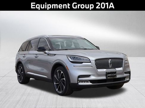 Used 2020 Lincoln Aviator Reserve w/ Equipment Group 201A AWD/4WD image 4