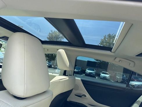 Used 2022 Lexus ES 350 w/ Premium Package FWD image 11