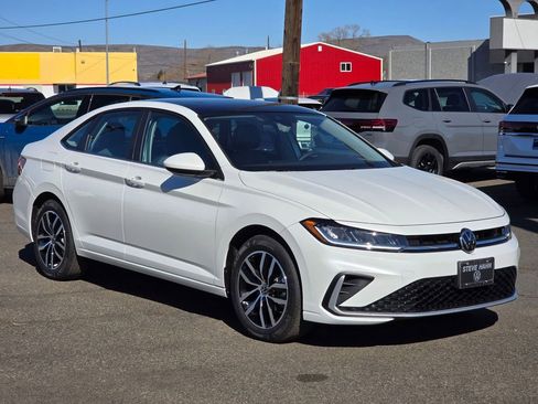 New 2026 Volkswagen Jetta SE image 7