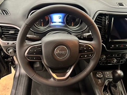 Used 2022 Jeep Cherokee Limited AWD/4WD image 16