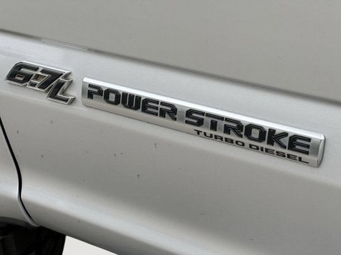 Used 2017 Ford F250 Lariat w/ Chrome Package image 10