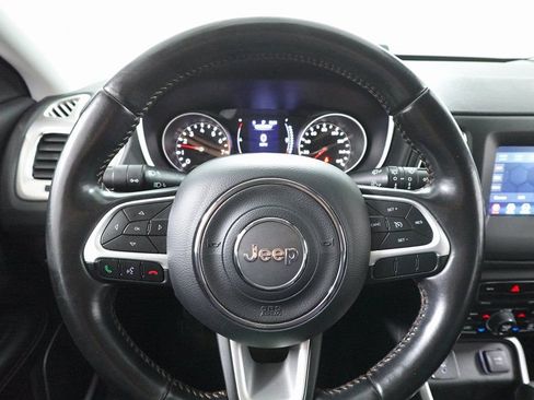 Used 2019 Jeep Compass Latitude image 14