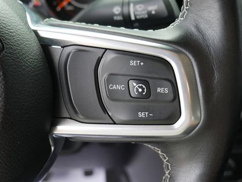 Used 2020 Jeep Gladiator Overland AWD/4WD image 18