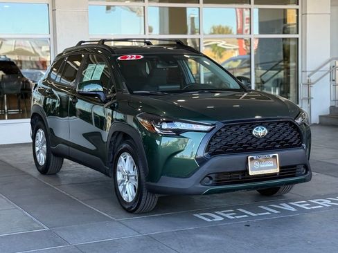 Used 2022 Toyota Corolla Cross LE image 6