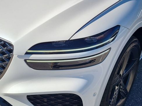 Used 2023 Genesis GV70 2.5T w/ Sport Prestige Package image 16