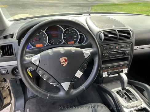 Used 2005 Porsche Cayenne S image 29