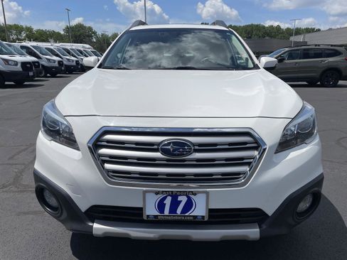 Used 2017 Subaru Outback 3.6R Limited AWD/4WD image 8
