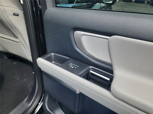 New 2026 Ford Expedition Active image 19