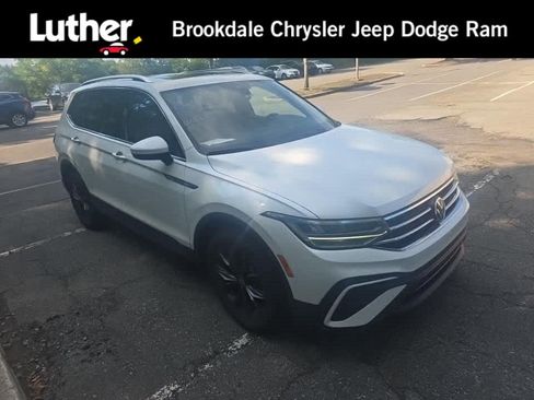 Used 2023 Volkswagen Tiguan SE AWD/4WD image 1