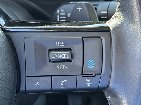 Used 2023 Nissan Rogue SL w/ SL Premium Package image 30