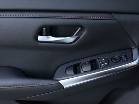 New 2025 Nissan Sentra SR image 23