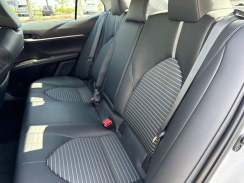 Used 2023 Toyota Camry SE FWD image 14