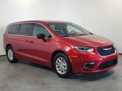 New 2026 Chrysler Pacifica Select