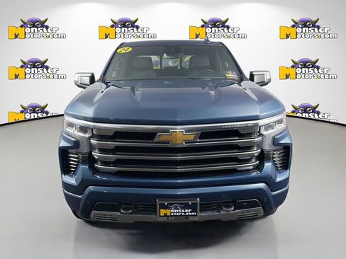 Used 2024 Chevrolet Silverado 1500 High Country w/ Z71 Off-Road Package AWD/4WD image 2