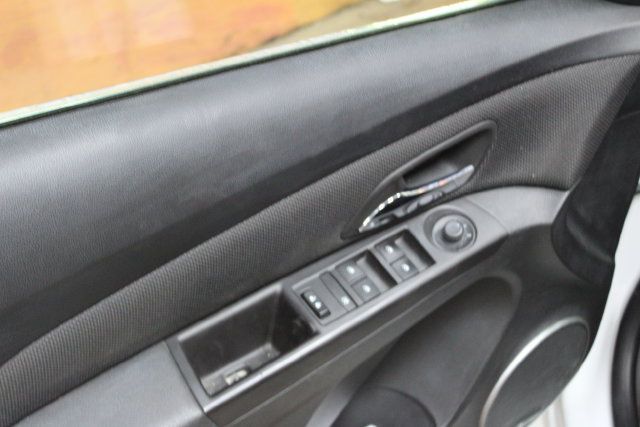 Used 2015 Chevrolet Cruze LT FWD image 13