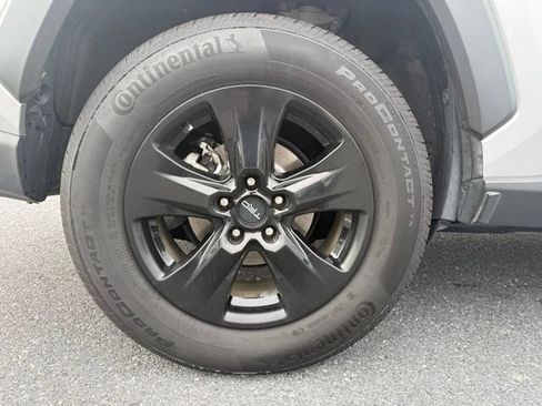 Used 2021 Toyota RAV4 XLE w/ Convenience Package AWD/4WD image 28