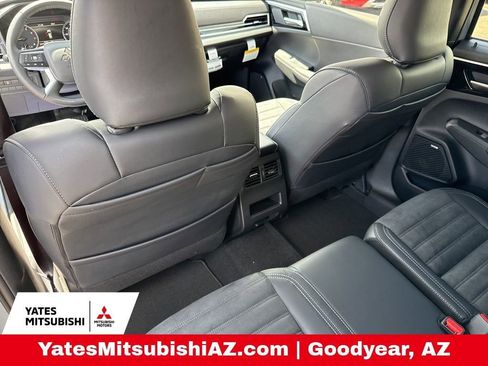 New 2026 Mitsubishi Outlander SE image 7