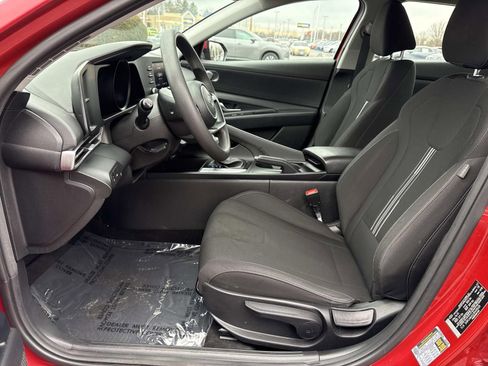 Used 2023 Hyundai Elantra SEL w/ Winter Weather Package image 29