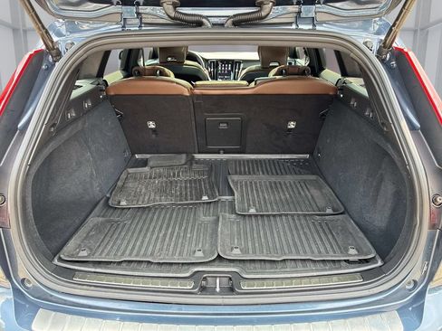 Used 2025 Volvo V60 B5 Cross Country Plus AWD/4WD image 21