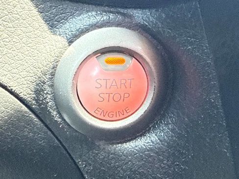 Used 2018 Nissan Sentra SV w/ Premium Package (P01) FWD image 15