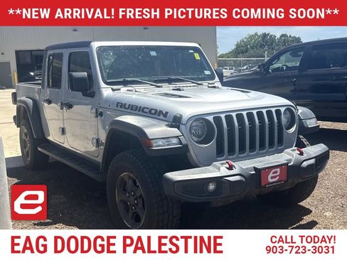 Used 2022 Jeep Gladiator Rubicon w/ Trailer Tow Package AWD/4WD image 1
