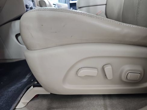 Used 2014 Nissan Pathfinder Platinum w/ Platinum Premium Package AWD/4WD image 35