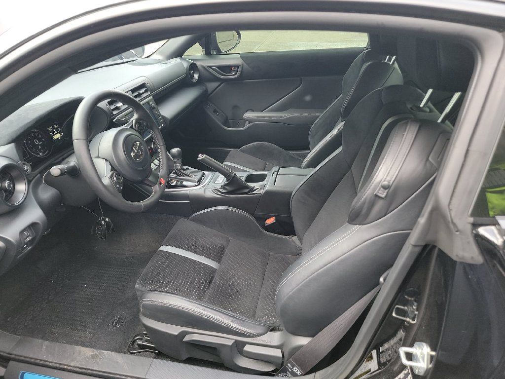 Used 2024 Toyota GR86 Premium RWD image 3