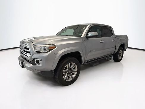 Used 2019 Toyota Tacoma Limited AWD/4WD image 3