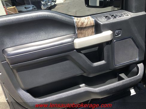 Used 2017 Ford F450 Lariat AWD/4WD image 13